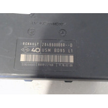 BOITE A FUSIBLES RENAULT MEGANE
