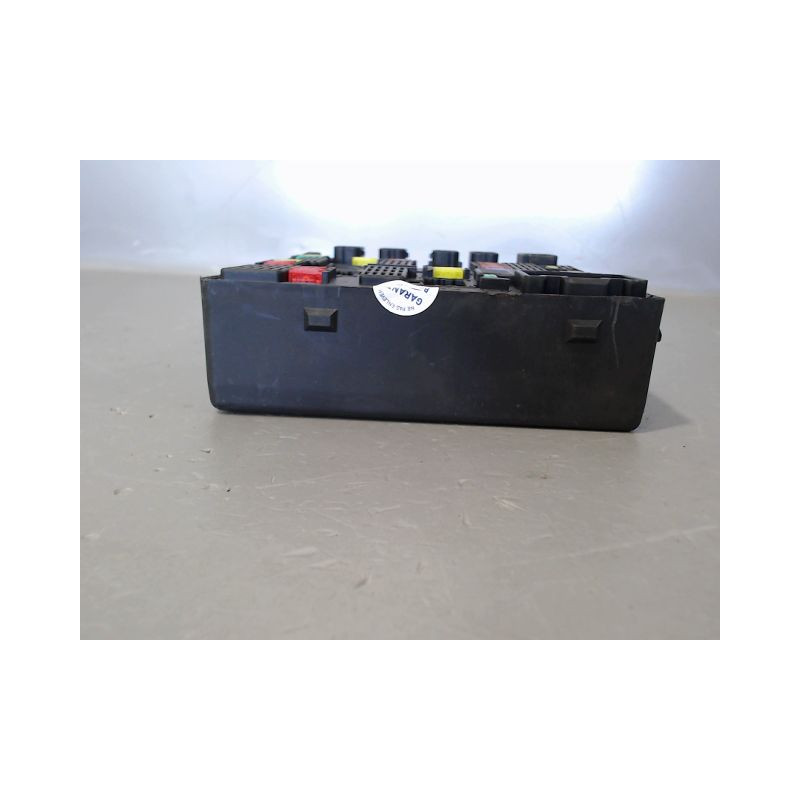 BOITE A FUSIBLES RENAULT MEGANE