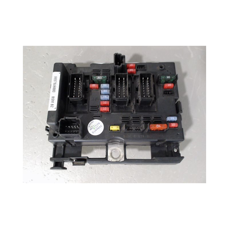 BOITE A FUSIBLES PEUGEOT 206