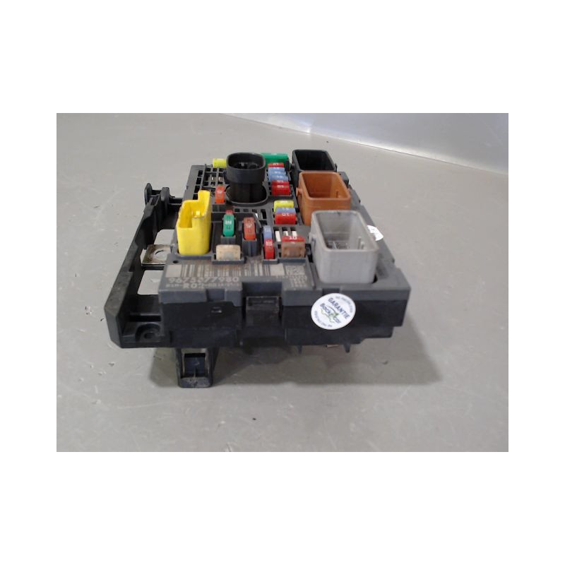 BOITE A FUSIBLES CITROEN C4