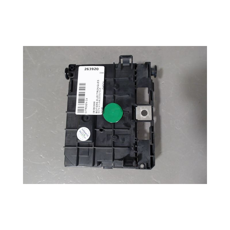 BOITE A FUSIBLES CITROEN C4