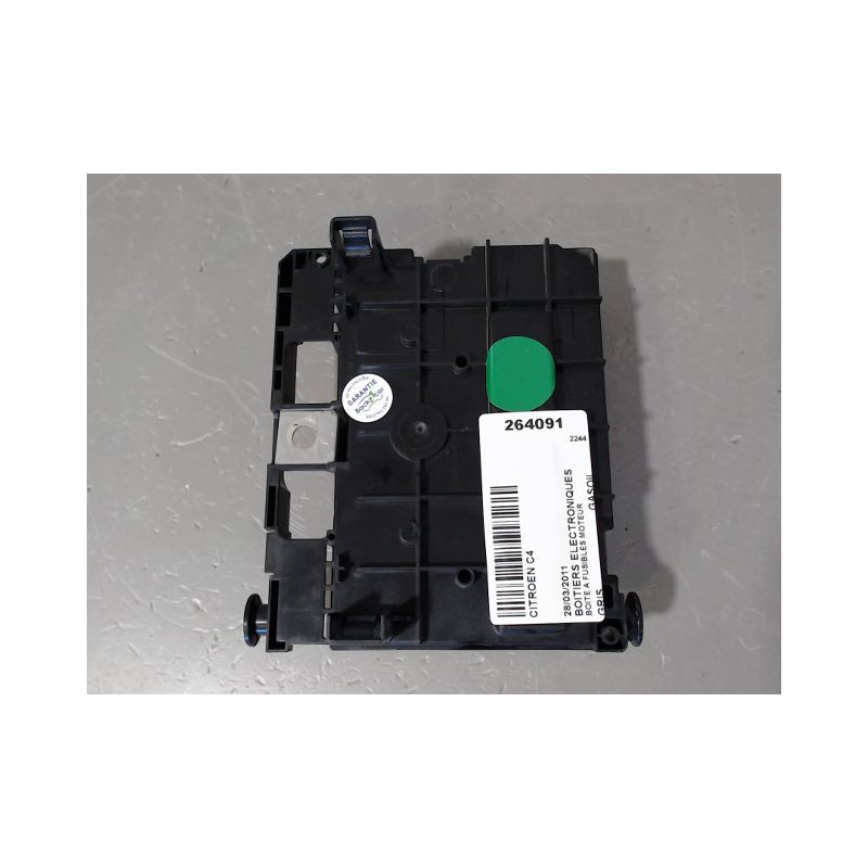 BOITE A FUSIBLES CITROEN C4