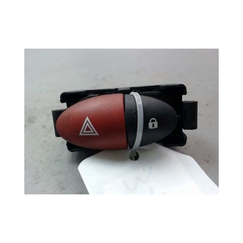 BOUTON DE WARNING RENAULT TWINGO II Phase 1 2007-2011