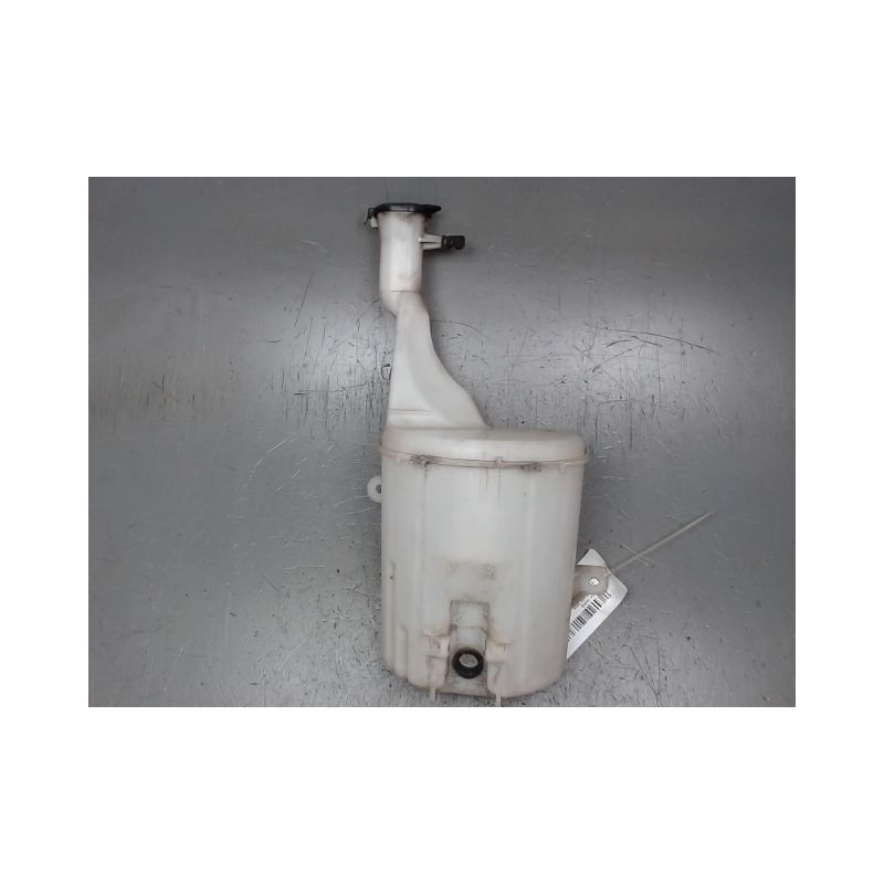 RESERVOIR LAVE-GLACE AVANT TOYOTA YARIS -2003