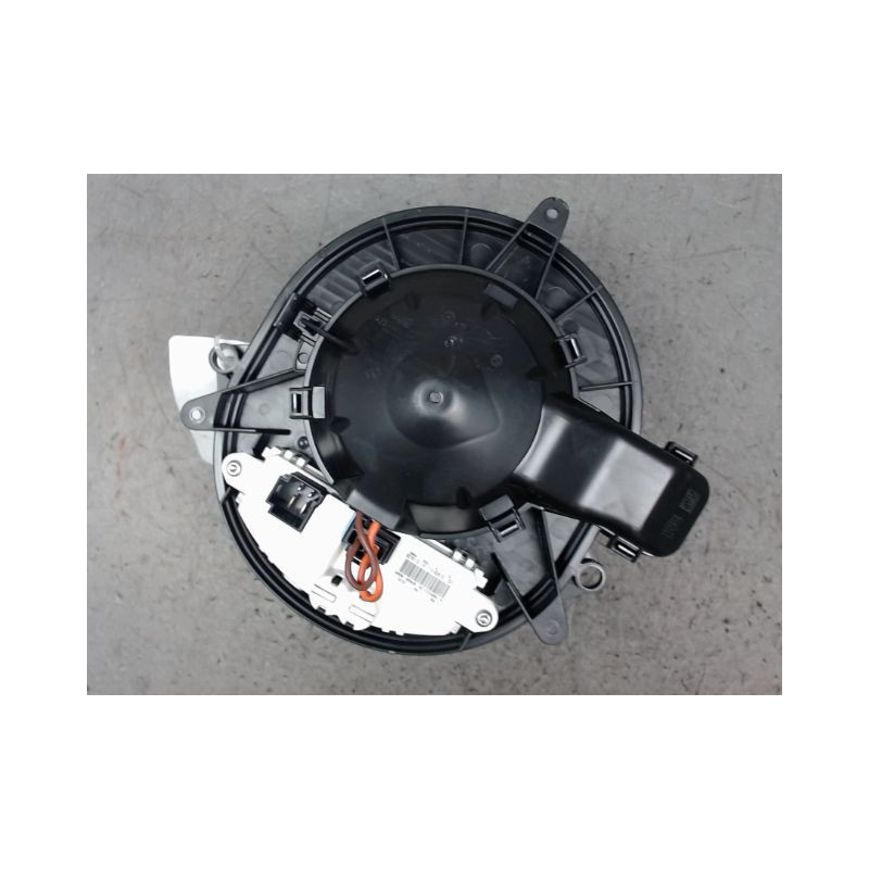 MOTEUR VENTILATEUR CHAUFFAGE B.M.W. SERIE 4