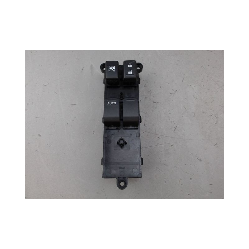 COMMANDE LEVE-GLACE PORTE AVG SUZUKI SWIFT