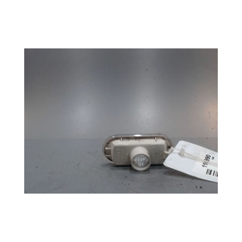 REPETITEUR AILE GAUCHE FORD FUSION