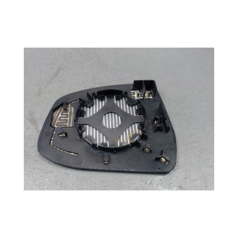 GLACE RETROVISEUR EXT D FORD FOCUS III 2011-...