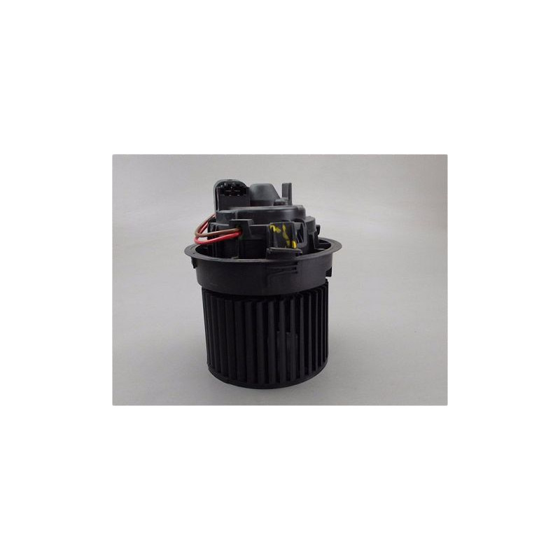 MOTEUR VENTILATEUR CHAUFFAGE DACIA DUSTER