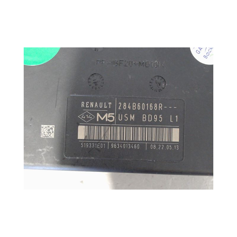 BOITE A FUSIBLES RENAULT MEGANE