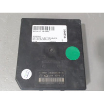BOITE A FUSIBLES RENAULT MEGANE