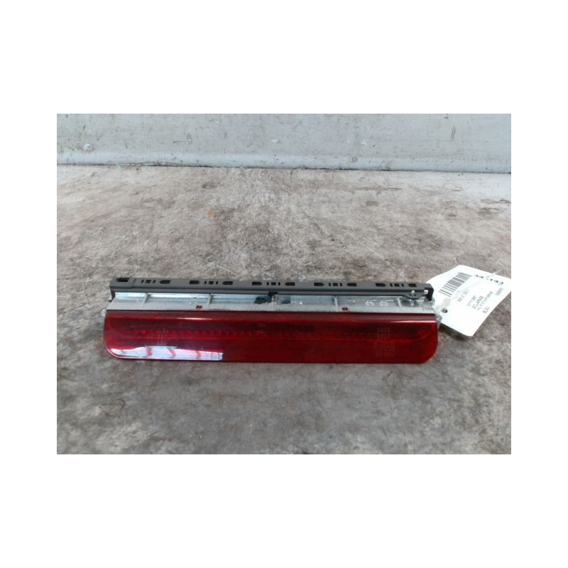 FEUX STOP SUPPLEMENTAIRE FIAT 500 2007-