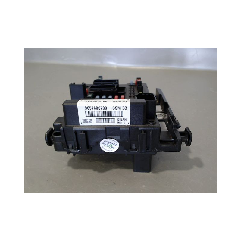 BOITE A FUSIBLES PEUGEOT 206 1998-2009