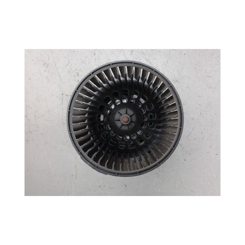 MOTEUR VENTILATEUR CHAUFFAGE DACIA DUSTER