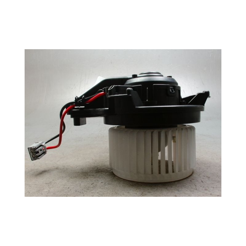 MOTEUR VENTILATEUR CHAUFFAGE FORD FOCUS