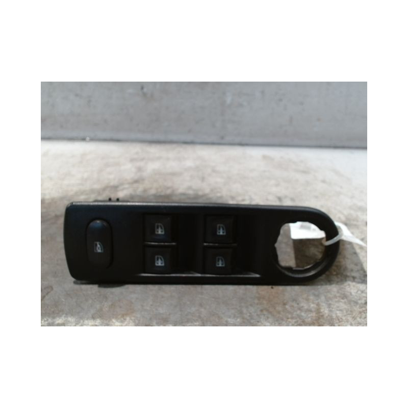 COMMANDE LEVE-GLACE PORTE AVG RENAULT CAPTUR