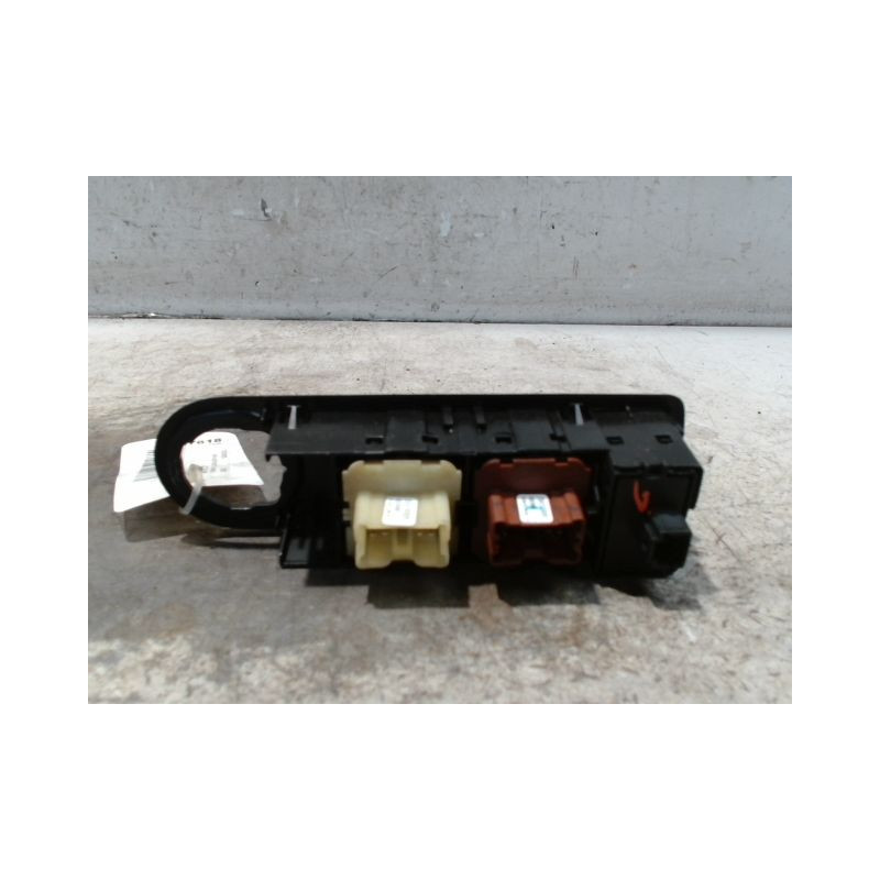 COMMANDE LEVE-GLACE PORTE AVG RENAULT CAPTUR
