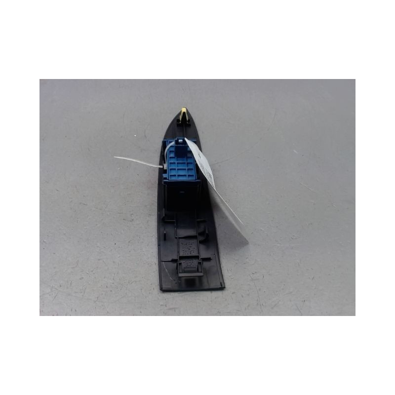 COMMANDE LEVE-GLACE PORTE ARG TOYOTA AVENSIS BREAK III Phase 2 2012-...