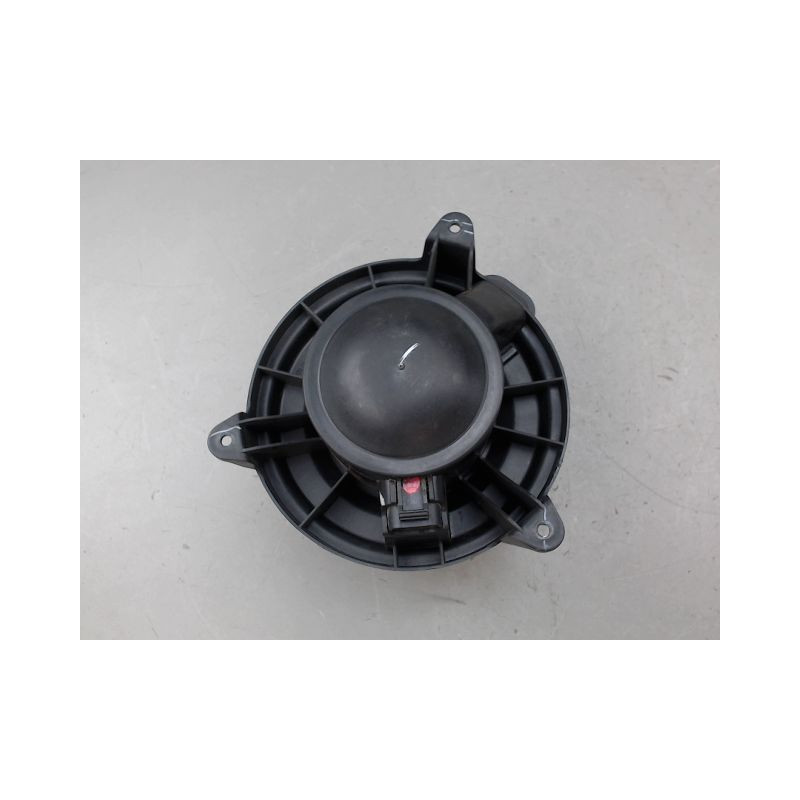 MOTEUR VENTILATEUR CHAUFFAGE NISSAN NAVARA
