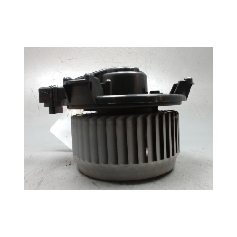 MOTEUR VENTILATEUR CHAUFFAGE TOYOTA YARIS II 2010-