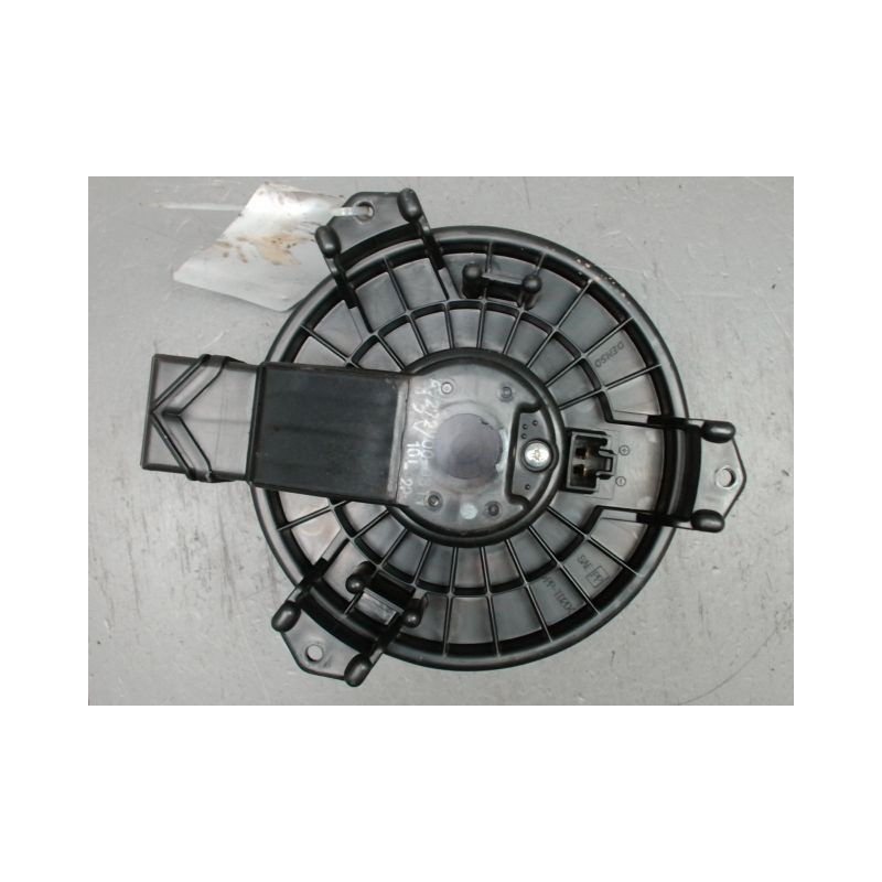 MOTEUR VENTILATEUR CHAUFFAGE TOYOTA YARIS II 2010-
