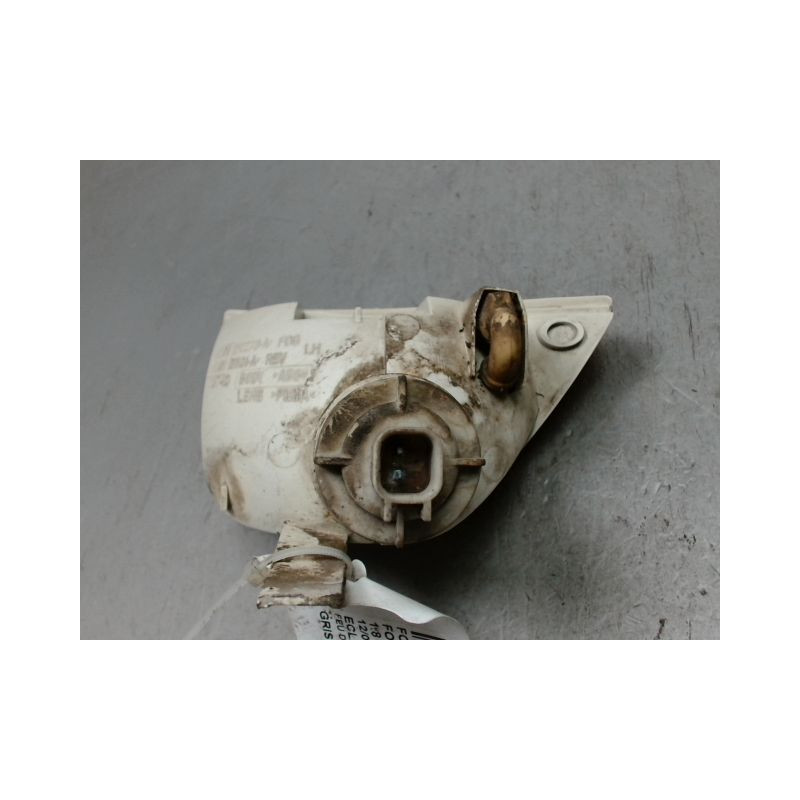 FEU DE PARE-CHOC ARRIERE GAUCHE FORD FOCUS 98-04