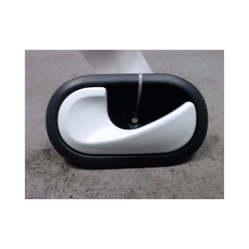 POIGNEE INTERIEURE PORTE AVANT GAUCHE RENAULT CLIO III 2009-