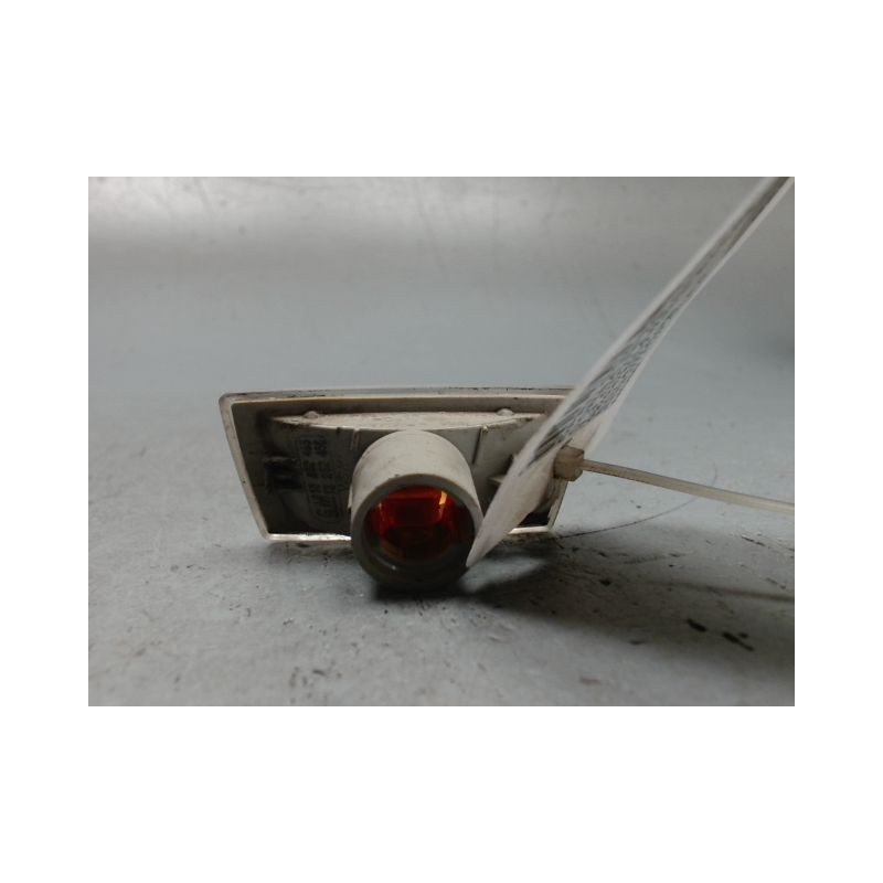 REPETITEUR AILE DROIT OPEL CORSA 06-09