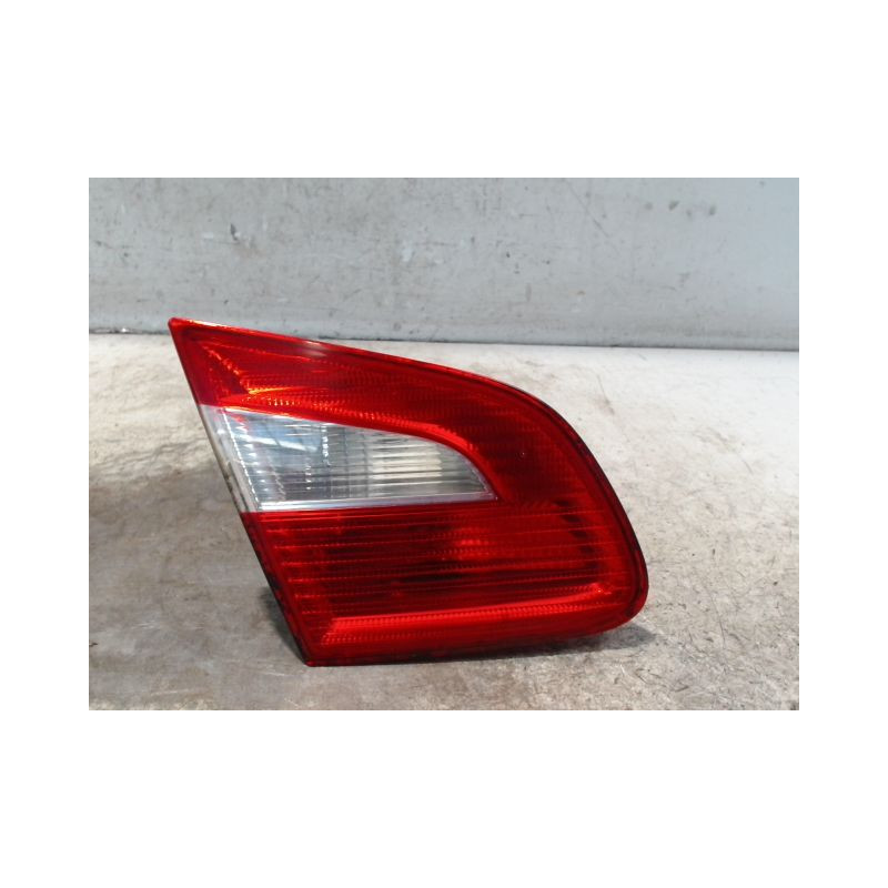 FEU ARRIERE INTERIEUR GAUCHE SKODA SUPERB