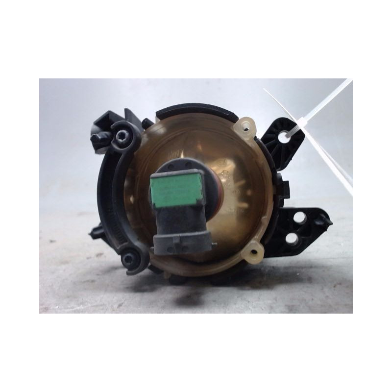 PHARE ANTIBROUILLARD AVANT DROIT MERCEDES CLASSE B 05-08