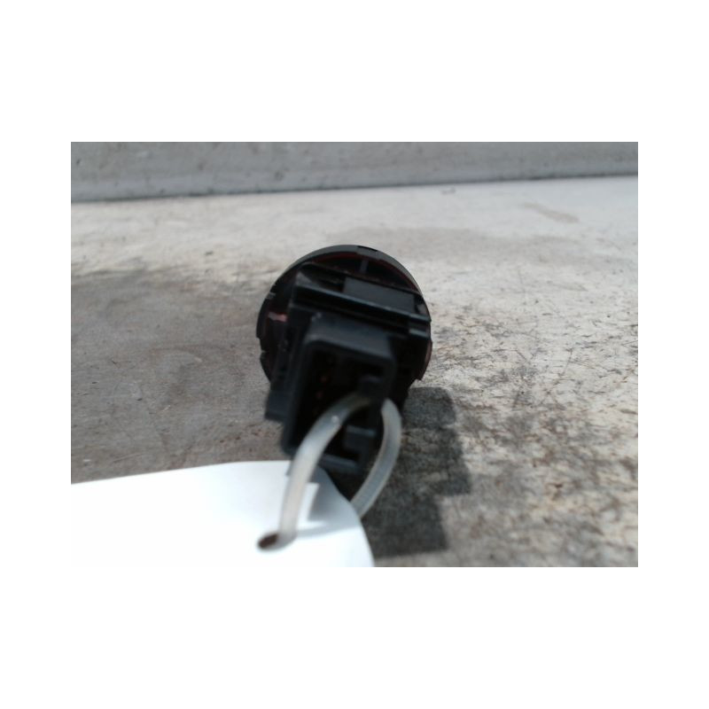 BOUTON DE WARNING NISSAN JUKE