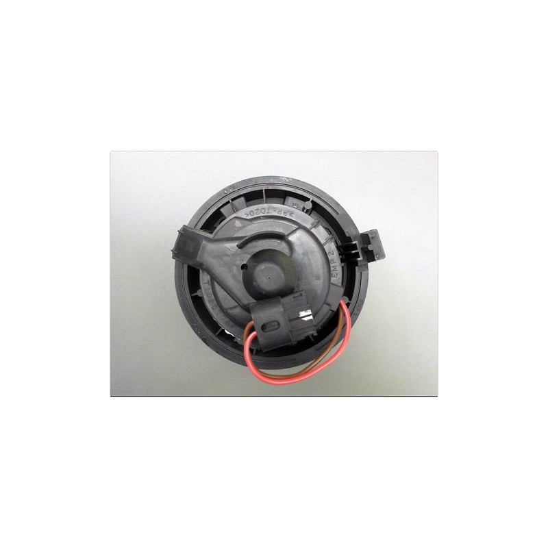 MOTEUR VENTILATEUR CHAUFFAGE RENAULT CLIO IV 12-16