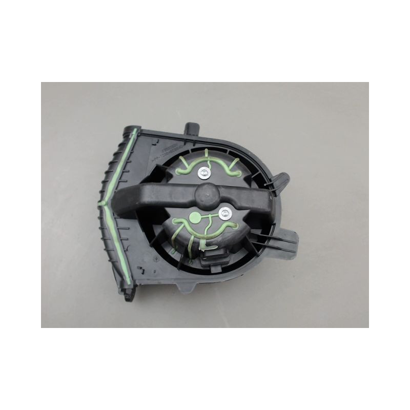 MOTEUR VENTILATEUR CHAUFFAGE RENAULT MEGANE
