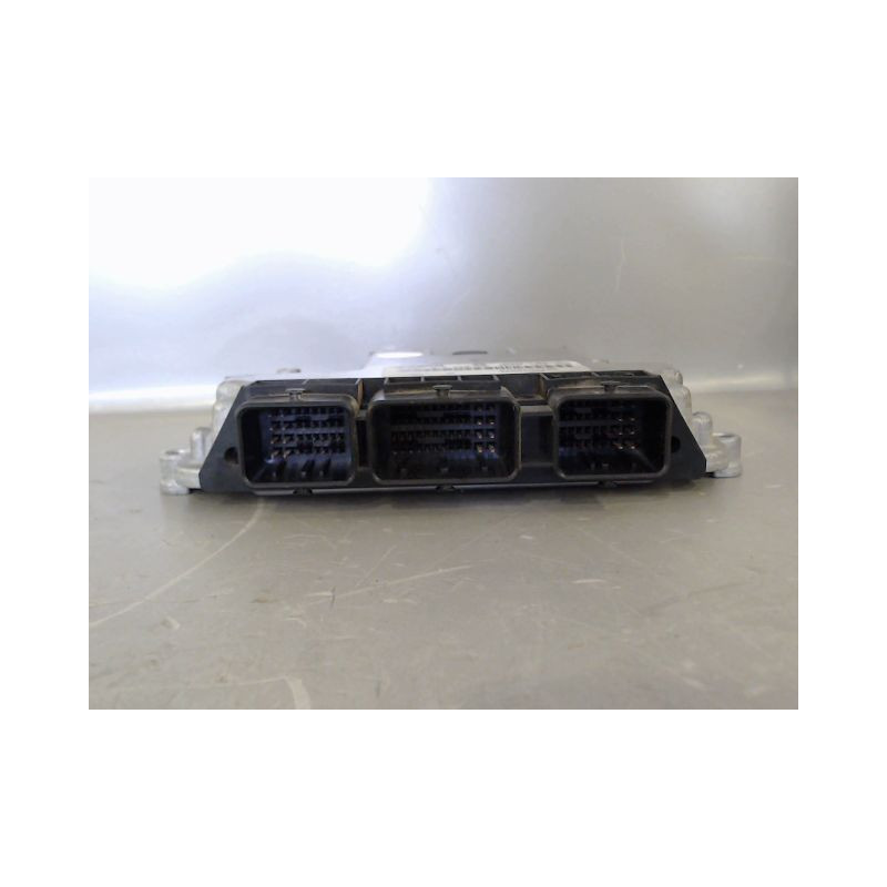 CALCULATEUR MOTEUR RENAULT MEGANE