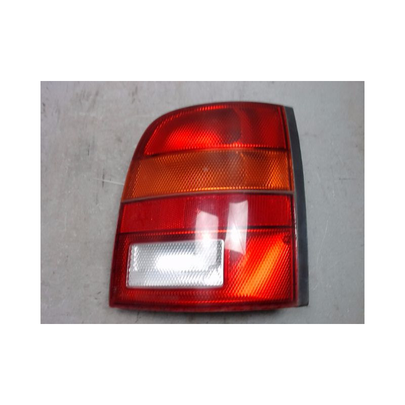 FEU ARRIERE DROIT NISSAN MICRA 96-98