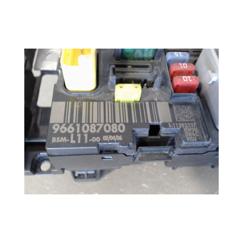 BOITE A FUSIBLES PEUGEOT 307