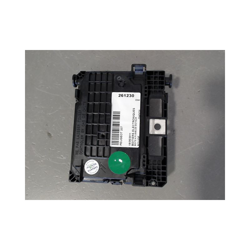 BOITE A FUSIBLES PEUGEOT 207