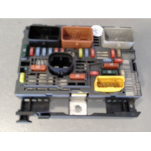BOITE A FUSIBLES PEUGEOT 407