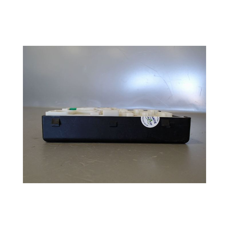 BOITE A FUSIBLES RENAULT MEGANE