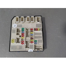 BOITE A FUSIBLES RENAULT MEGANE