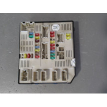 BOITE A FUSIBLES RENAULT MEGANE