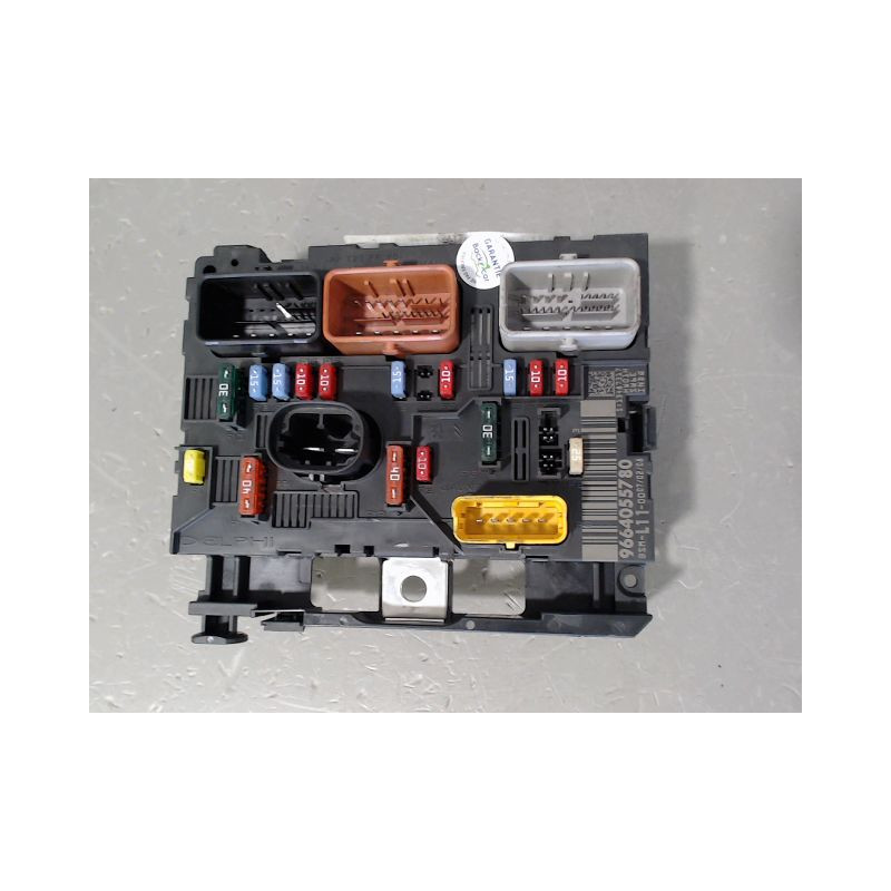 BOITE A FUSIBLES PEUGEOT 207