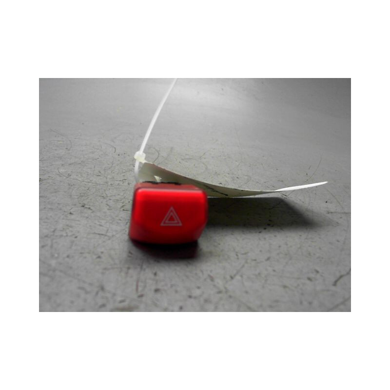 BOUTON DE WARNING NISSAN MICRA III Phase 2 2005-2007