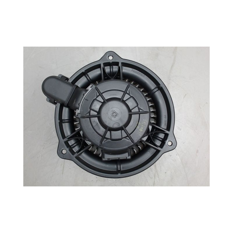 MOTEUR VENTILATEUR CHAUFFAGE KIA CEE-D