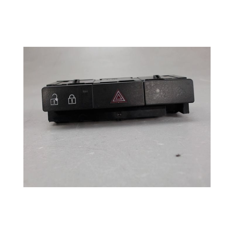 BOUTON DE WARNING OPEL MERIVA