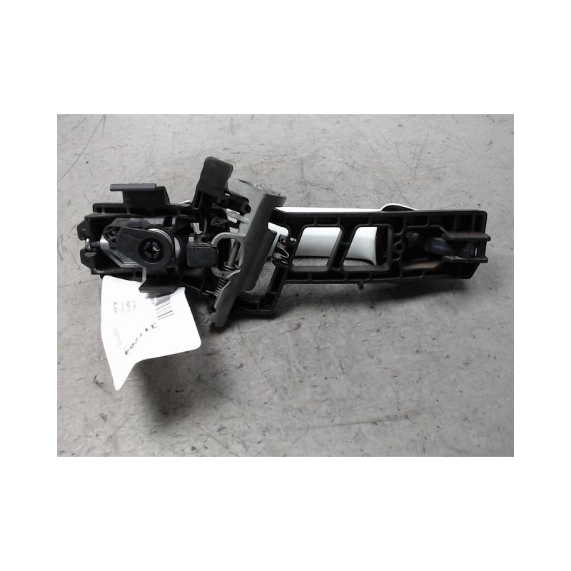 POIGNEE EXTERIEURE PORTE AVANT GAUCHE FORD FIESTA