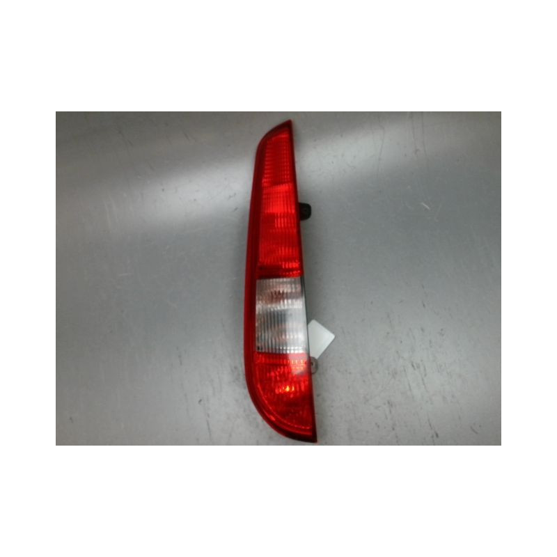 FEU ARRIERE GAUCHE  FORD FOCUS SW 2005-2007