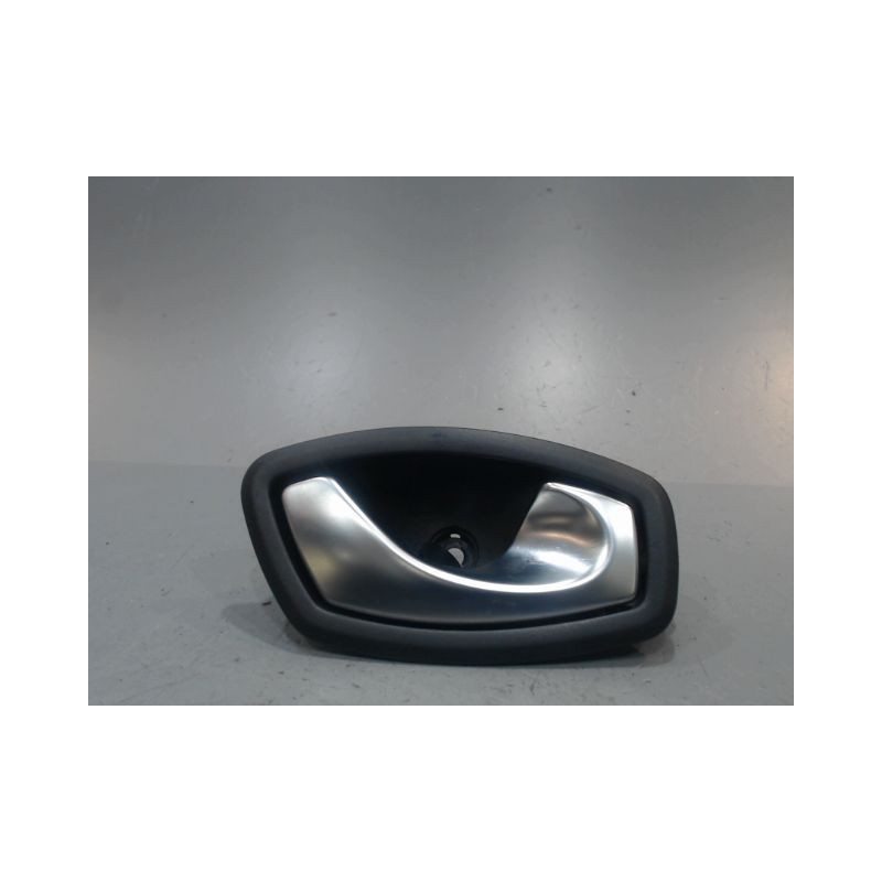 POIGNEE INTERIEURE PORTE AVANT DROIT RENAULT CAPTUR