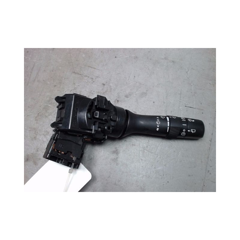 COMMANDE ESSUIE GLACE TOYOTA AURIS 2007-