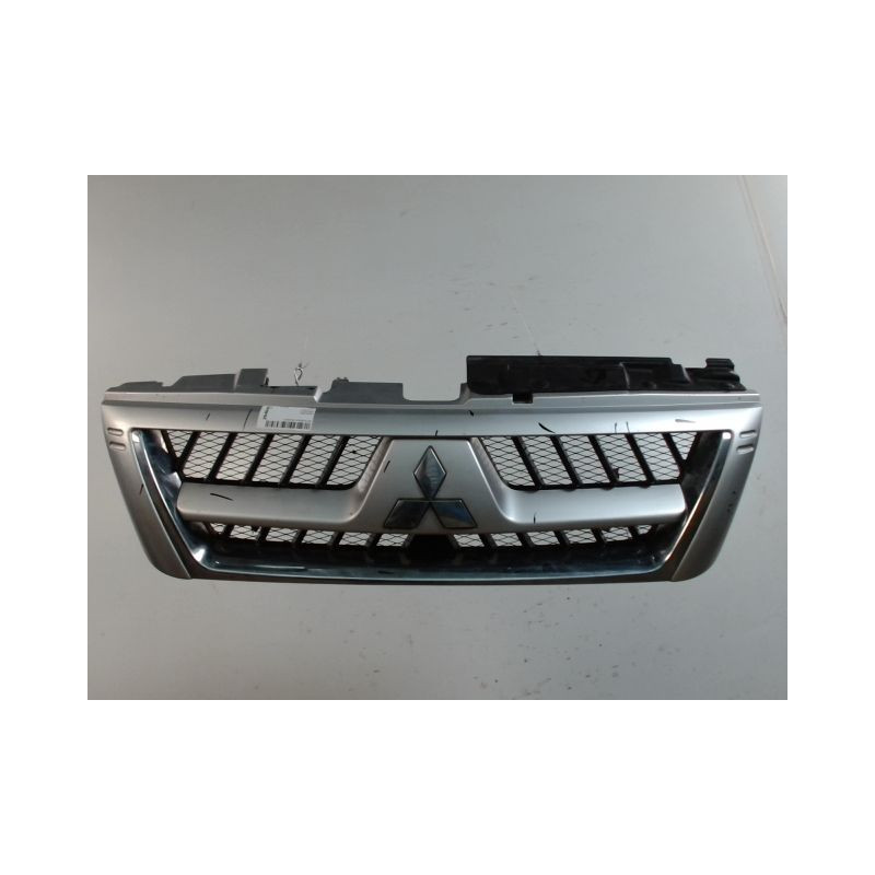 CALANDRE MITSUBISHI PAJERO